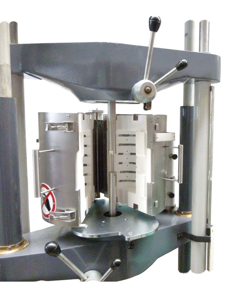 Chambre à haute température installée dans une machine d'essai universelle EU20